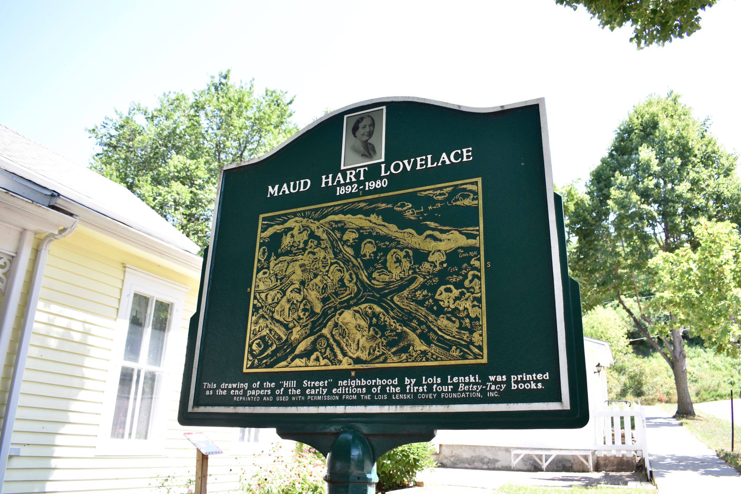 Maud Hart Lovelace informational plaque