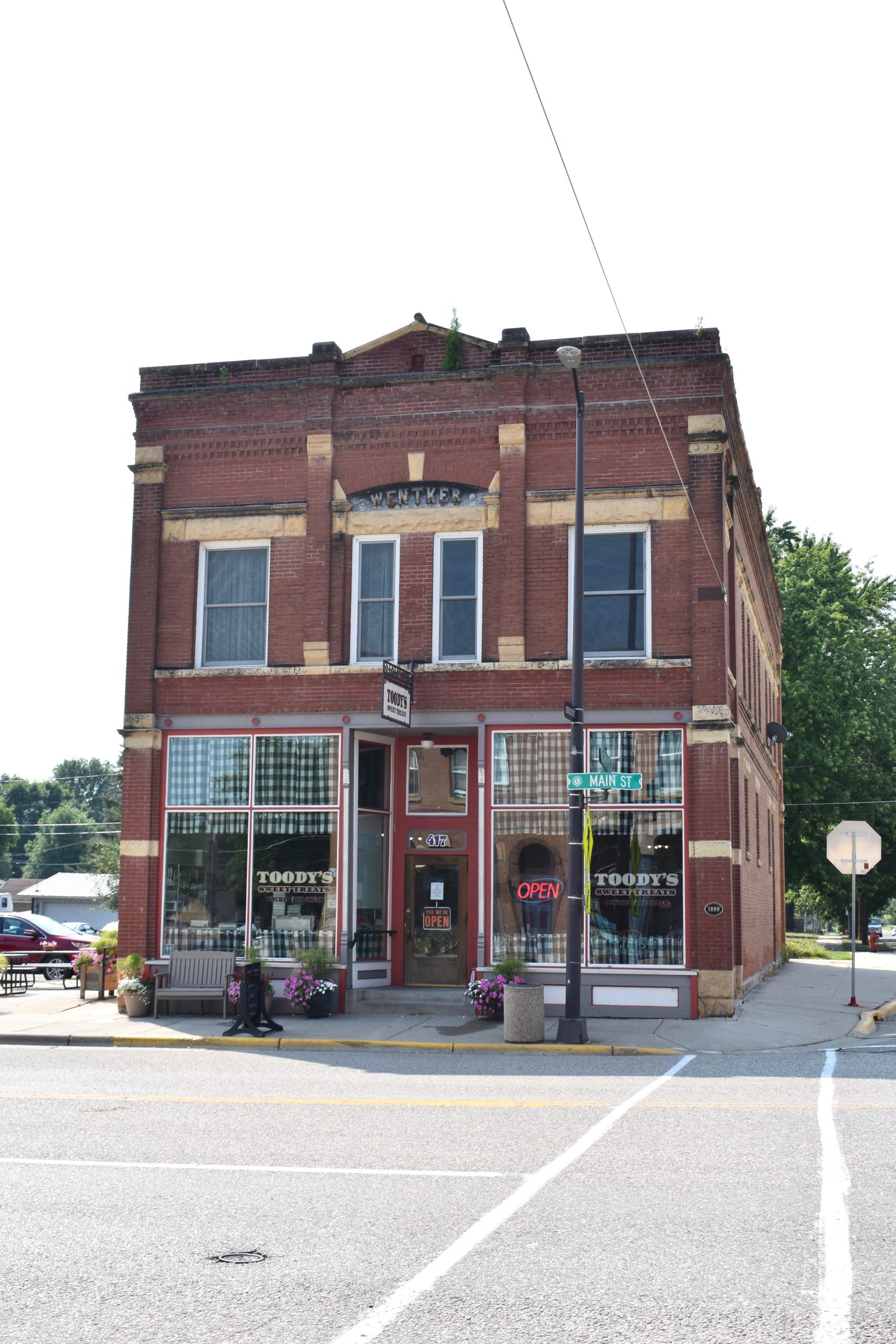 Toody's Sweet Treats building street view