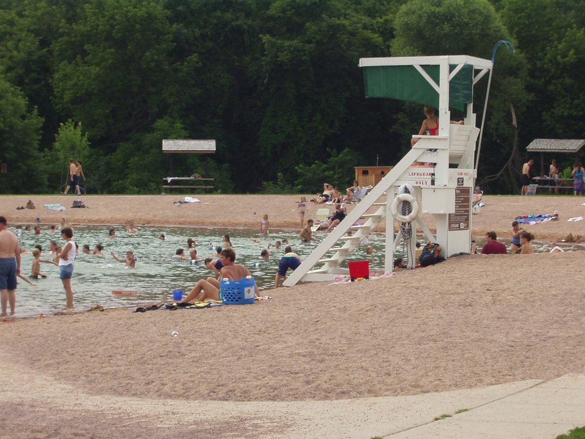 Flandrau State Park-people by pool