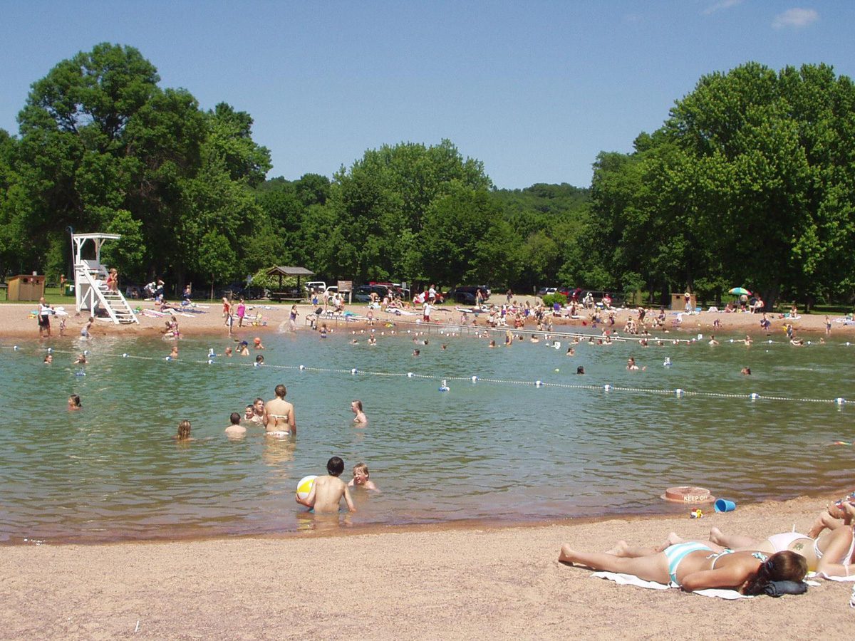 Flandrau State Park-people by pool