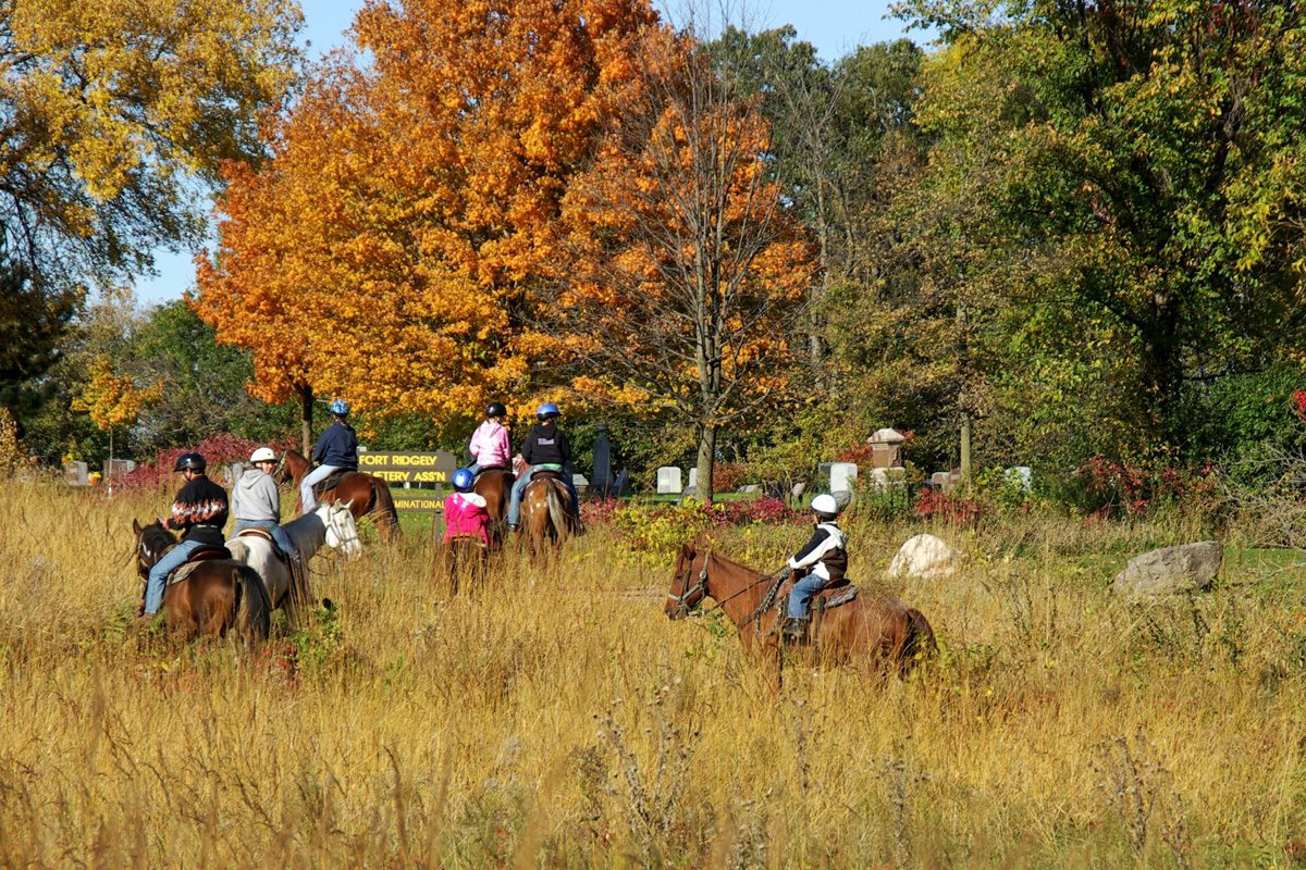 Fort Ridgely-family on horses