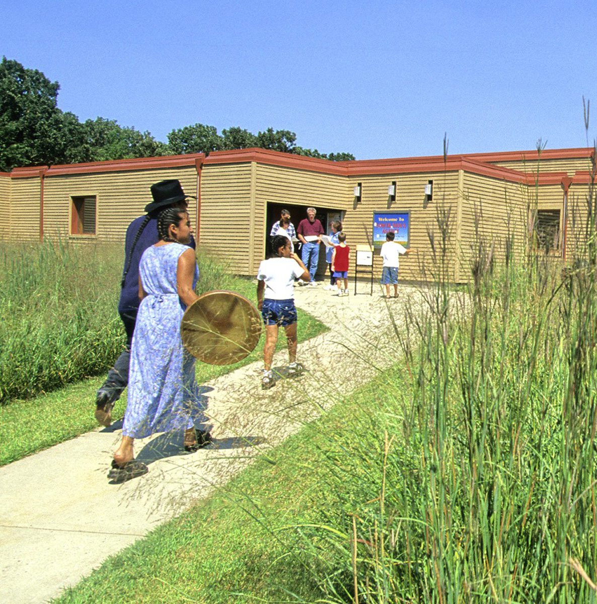 Lower Sioux Agency-people entering museum