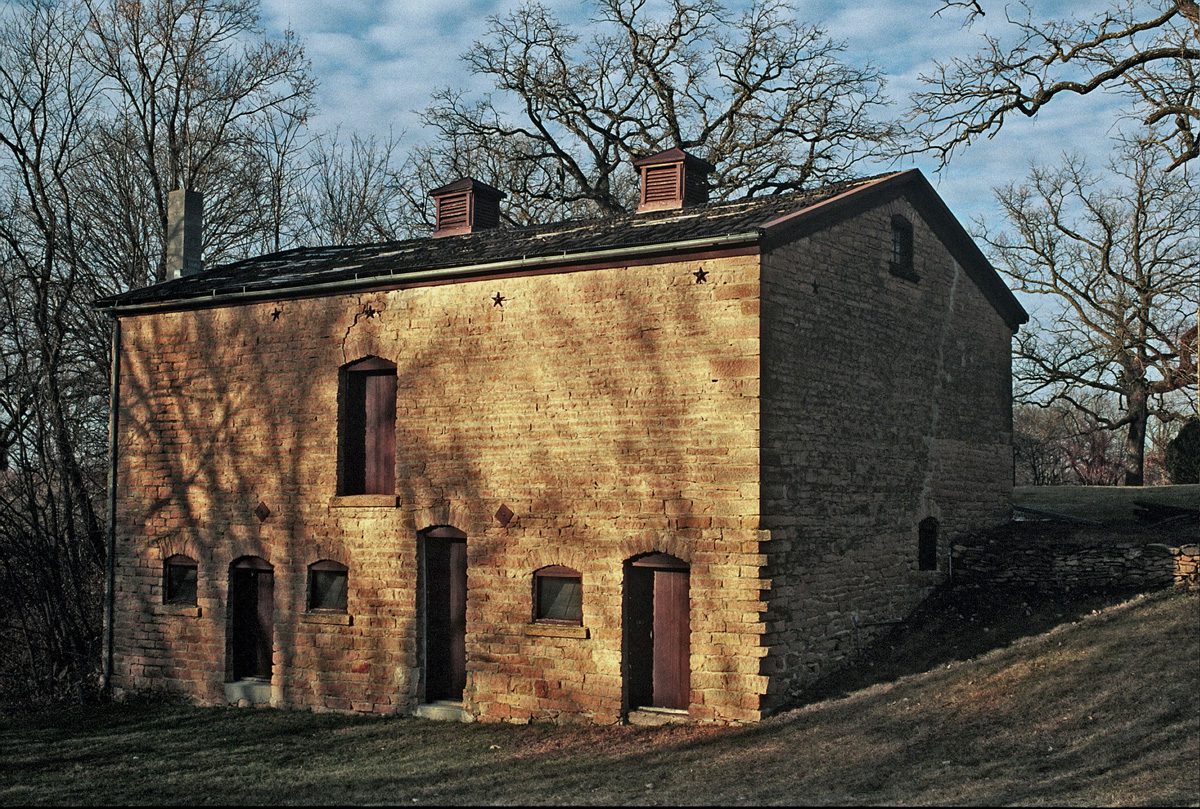 Ottawa Village -barn