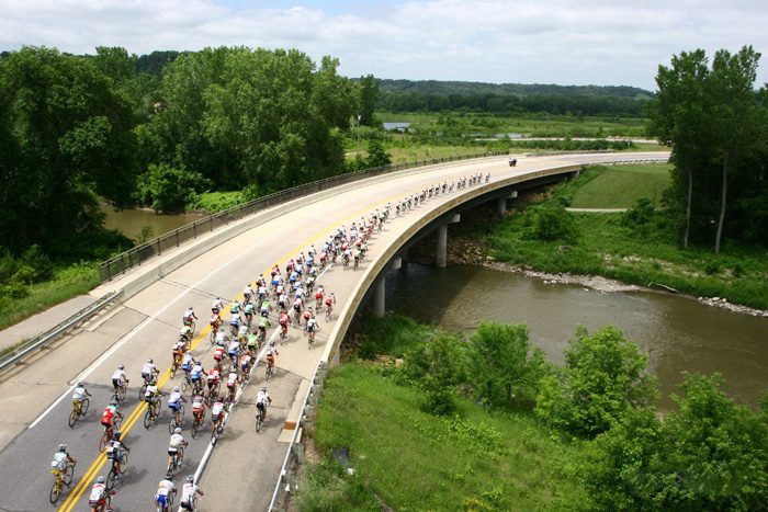mankato-bikers on bridge
